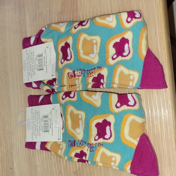 NWT peanut butter and jelly socks unisex (Lot of 2 Pairs) - Picture 2 of 3